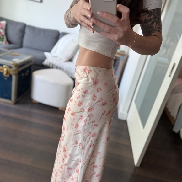 BAILEY ROSE - Floral Tulip Maxi Skirt 🌷 SIZE SMALL - Picture 2 of 10